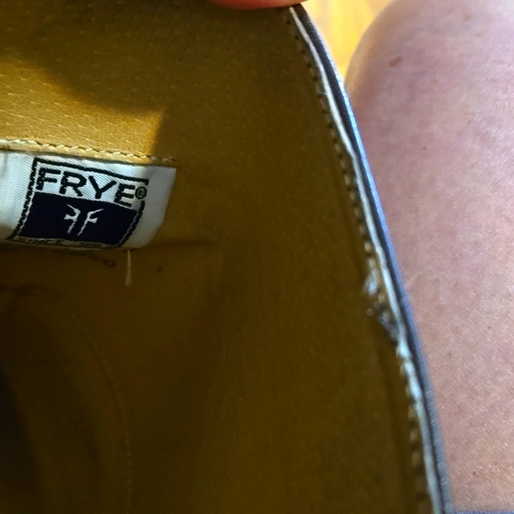 Elegant Dark Brown Leather Boots - Picture 7 of 7